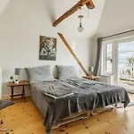 Beautiful With Ocean Views And A Large Garden 斯内克斯坦
