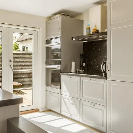 Villa Beautiful With Ocean Views And A Large Garden Snekkersten