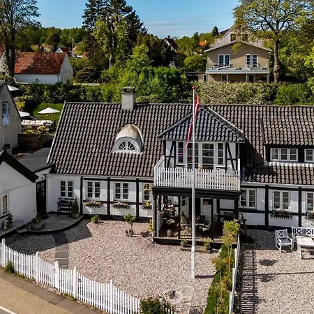 Beautiful With Ocean Views And A Large Garden Snekkersten