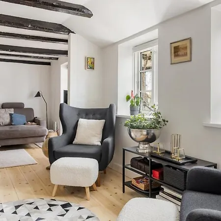 Beautiful With Ocean Views And A Large Garden Villa *